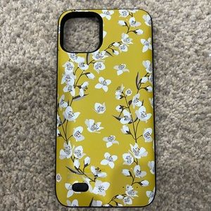 Battery-Powered iPhone 11 Pro Max Charging Case